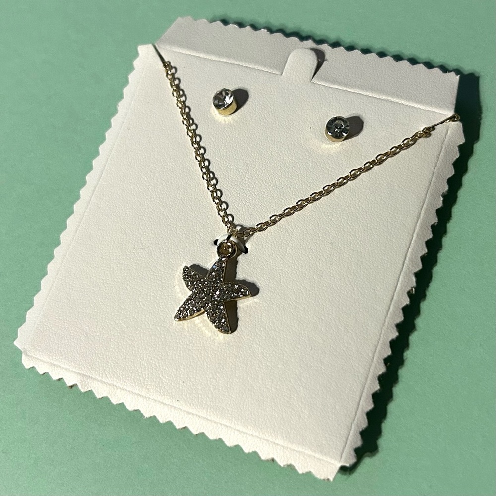 NWOT Rhinestone Gold Tone Starfish Pendant Necklace & Stud Earrings Jewelry Set